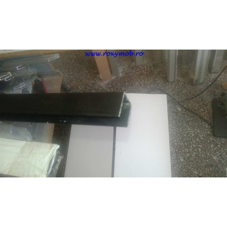 PROFIL U 2,5 M NEGRU